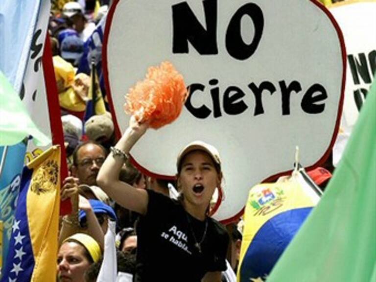 Canal RCTV intenta volver a televisión por cable a un año su suspensión