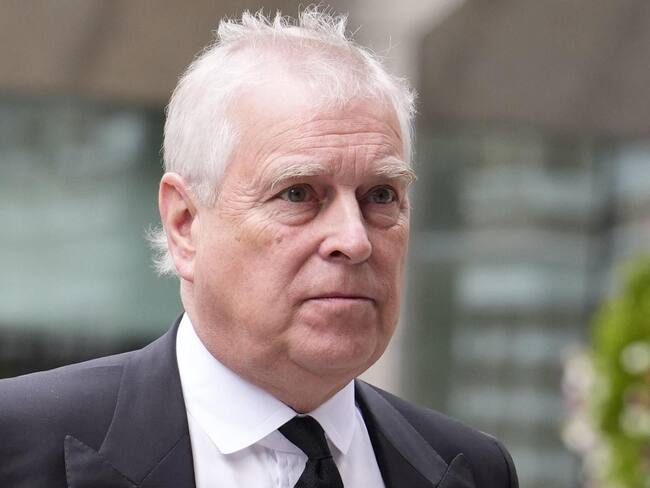 Andrés Mountabatten ya no es más príncipe