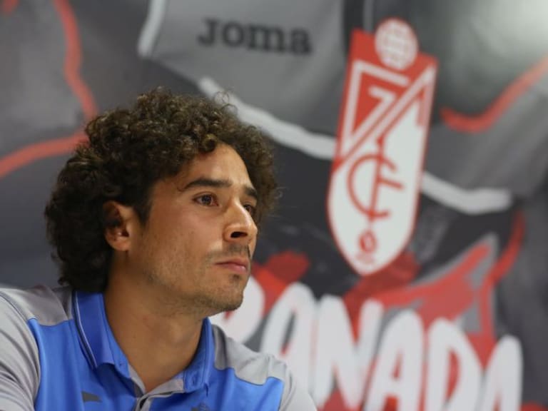 Memo Ochoa: &quot;Estoy muy feliz por haber venido al Granada&quot;