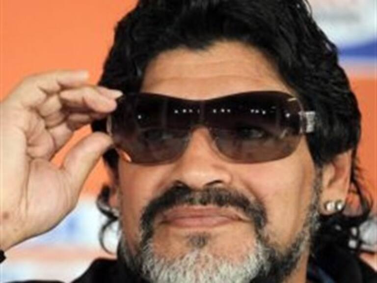 'Casillas no debió jugar, fue un error del bigotón': Maradona