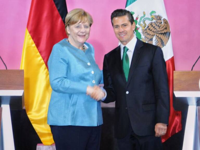 Ofrece Merkel a México ayuda en combate a crimen y corrupción