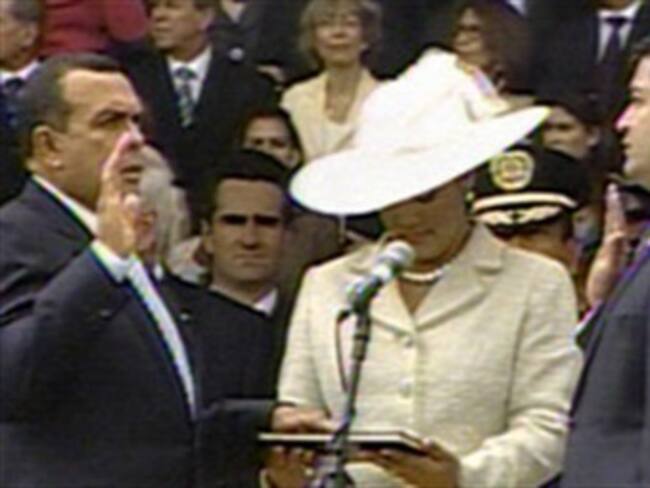 Lobo asume como nuevo presidente de Honduras