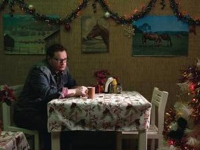 Presenta Leonel García disco navideño con sus amigos