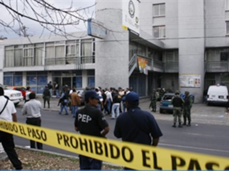 Atacan Centros de policía en Morelia