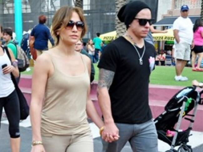 Sentencian al novio de JLo a 1 año de libertad condicional