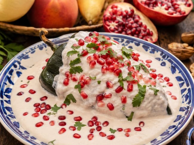 ¿Cuánto cuesta hacer chiles en nogada en 2026? Esto pagarás por los ingredientes de la receta