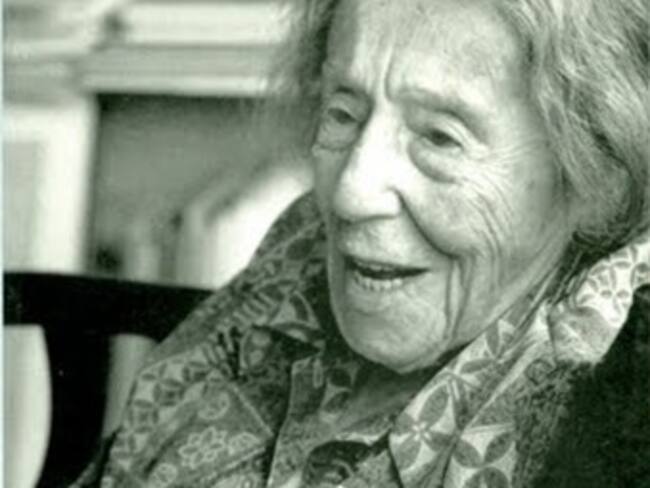 Aforismos, cuentos y otras aventuras de Mariana Frenk Weistham. Javier Aranda, experto en libros