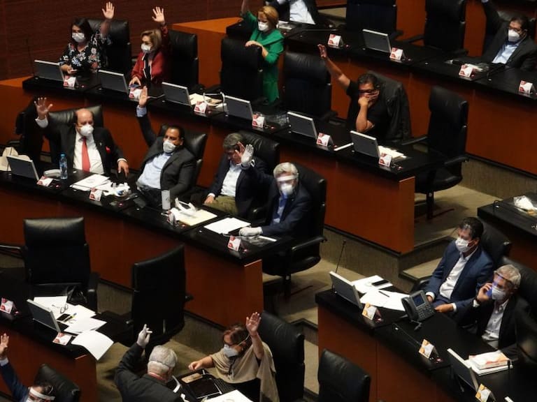 Congreso mexicano suspende sesión por COVID-19