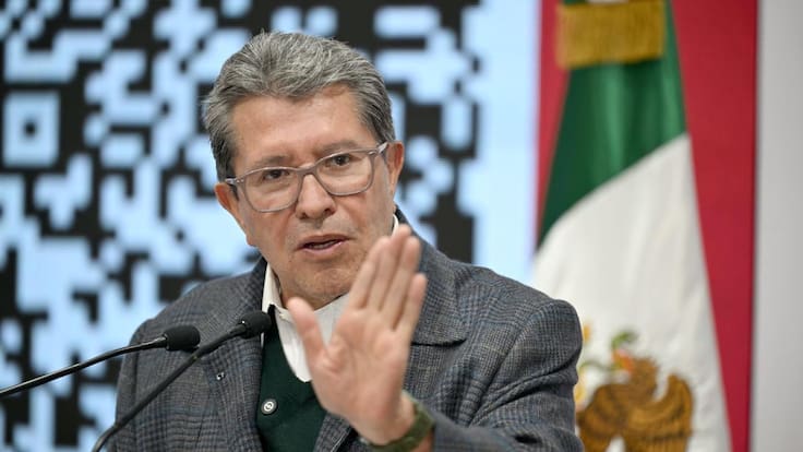 Ricardo Monreal defiende a Hugo Aguilar tras polémica por limpieza de zapatos