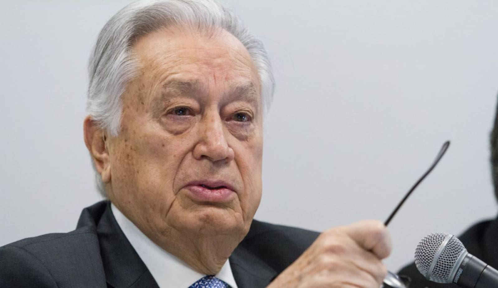 Bartlett oculta relación con 12 empresas