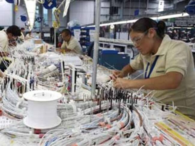 Se contrae economía mexicana 1.6% en cuarto trimestre
