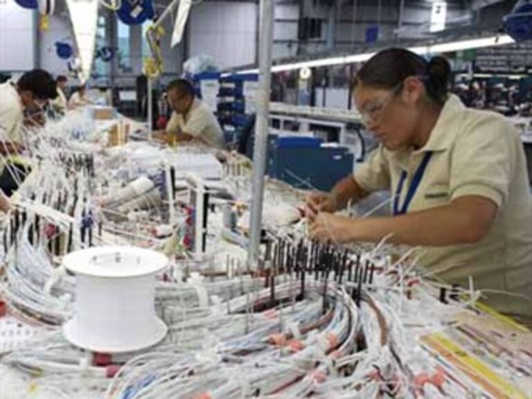 Se contrae economía mexicana 1.6% en cuarto trimestre