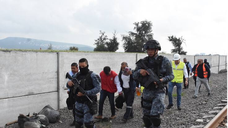 Maquinista se entrega luego de 44 horas atrincherado