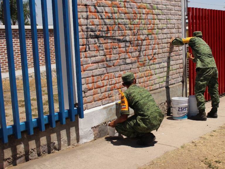 Militares realizan remodelaciones a un kínder de Tlajomulco