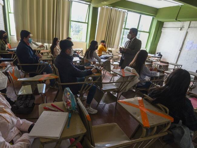 Presenta SEP marco curricular obligatorio para preparatorias particulares