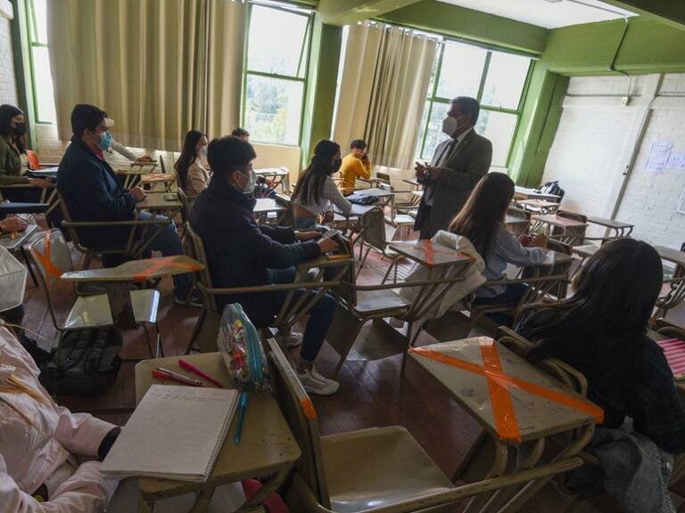 Presenta SEP marco curricular obligatorio para preparatorias particulares