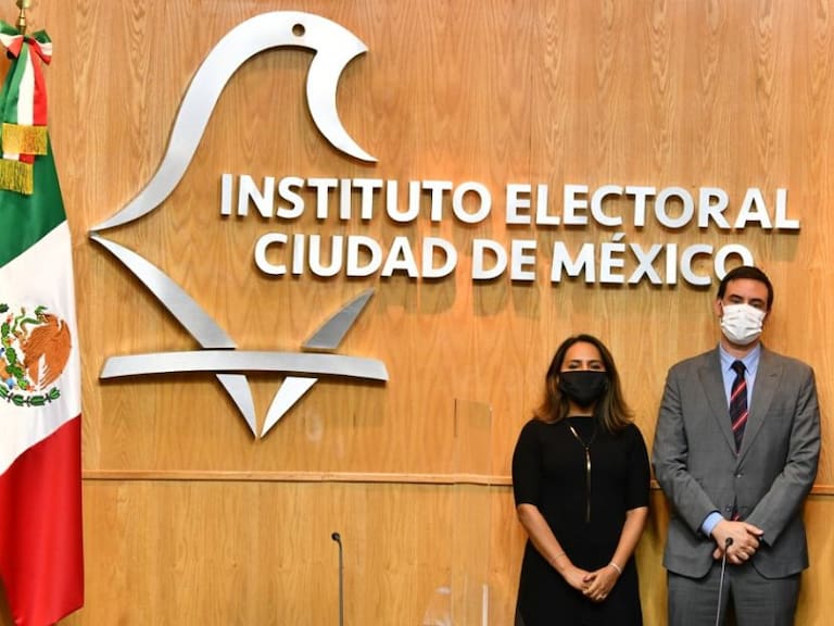 Rinden protesta nuevos integrantes del Instituto Electoral de la CDMX