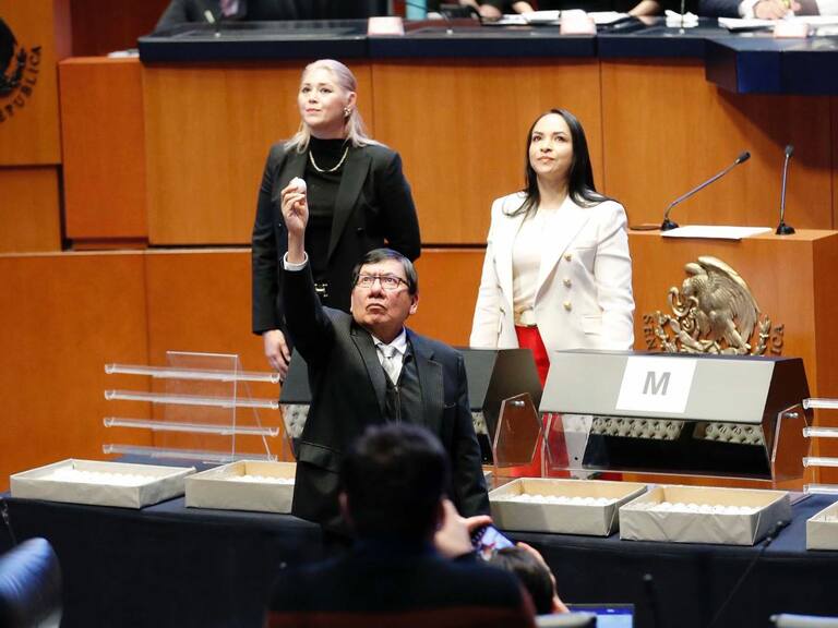 La insaculación la realizaron sólo senadores de Morena y sus aliados, pues los legisladores de oposición desdeñaron el proceso al considerar que era ilegal.