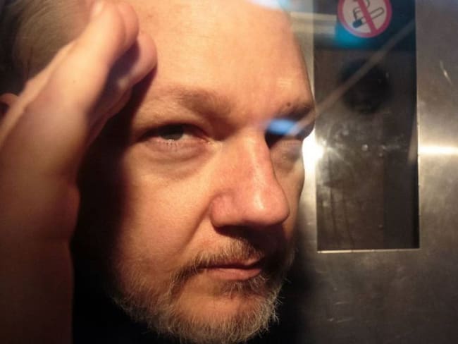 AMLO reitera su ofrecimeinto de dar asilo a Julian Assange