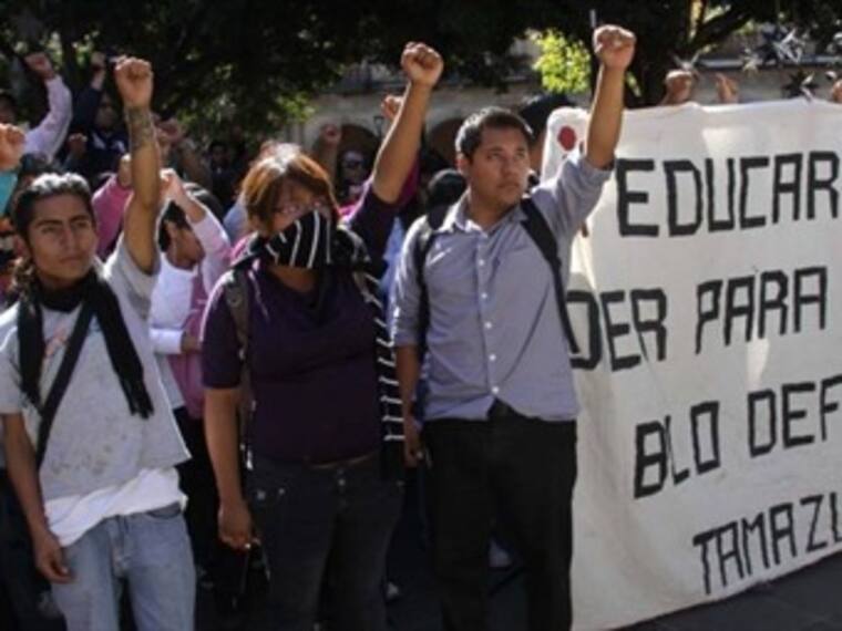 Consignan a normalistas de Michoacán. Yazmín Ferreyra, corresponsal de Wradio