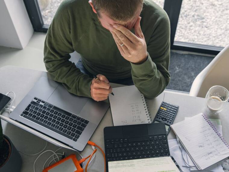 El estrés financiero es un mal que puede provocar alteraciones en tu salud, como presión arterial, ansiedad, problemas de sueño o depresión