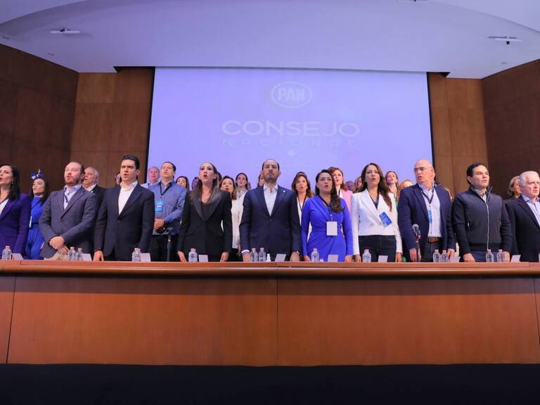 CIUDAD DE MÉXICO, 29JUNIO2024.- Marko Cortés, dirigente nacional del PAN, junto a integrantes panistas, encabezó la sesión extraordinaria de Consejo Nacional, en la que comenzó la discusión para la ruta de reconstrucción del partido político y cambio de dirigencia luego de los resultados en las pasadas elecciones.
FOTO: CORTESÍA PAN/CUARTOSCURO.COM