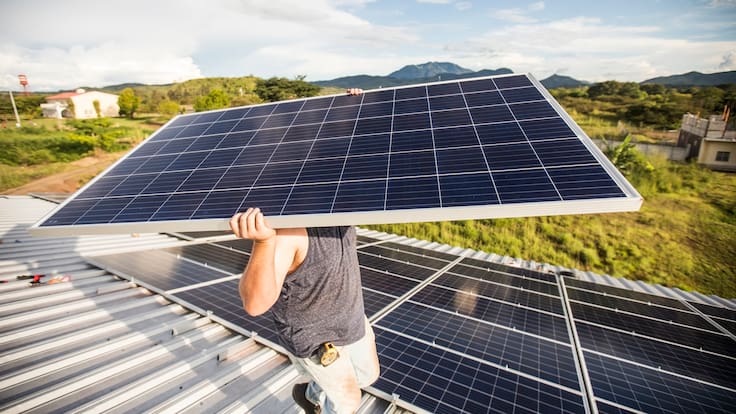 50 mil millones de dólares esperan adecuación de leyes para invertir en energías limpias: Actinver