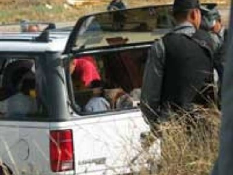 Detienen a sicario con 'baticamioneta'