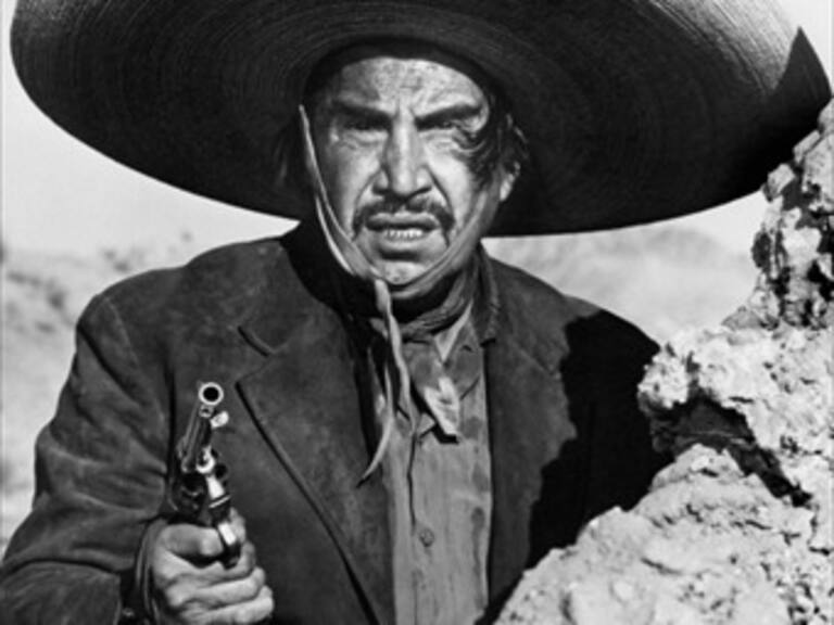 Descansan restos de Emilio "El Indio" Fernández, en "La Fortaleza"