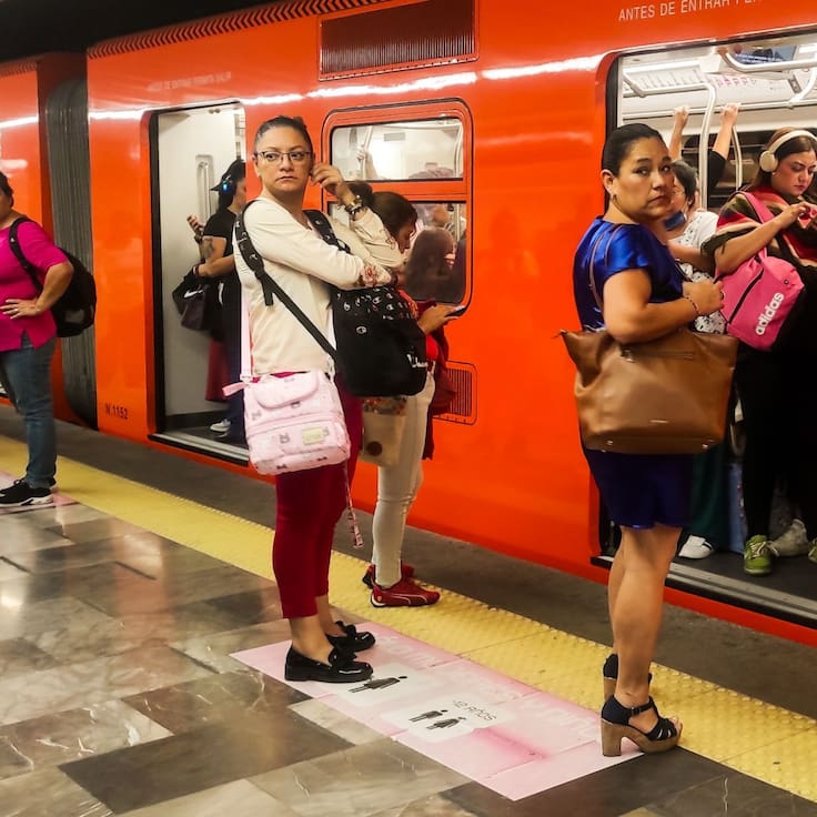 “La gente está contenta con el Metro”: Clara Brugada defiende servicio pese a fallas y retrasos