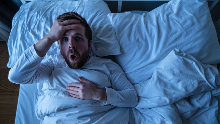 ¿Qué son los espasmos musculares al dormir y cuáles son las causas que los provocan?