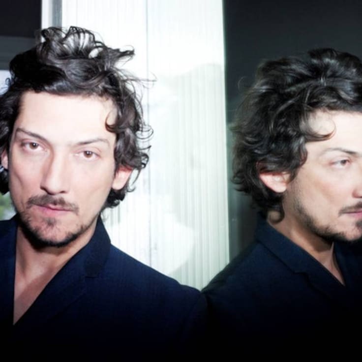 ¡Es OFICIAL! León Larregui anuncia nuevo disco “Manifiesto de un Tremendo Delirio” y se espera gira para 2026