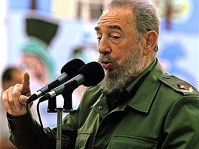 Assange 'puso de rodillas' a EU: Fidel Castro