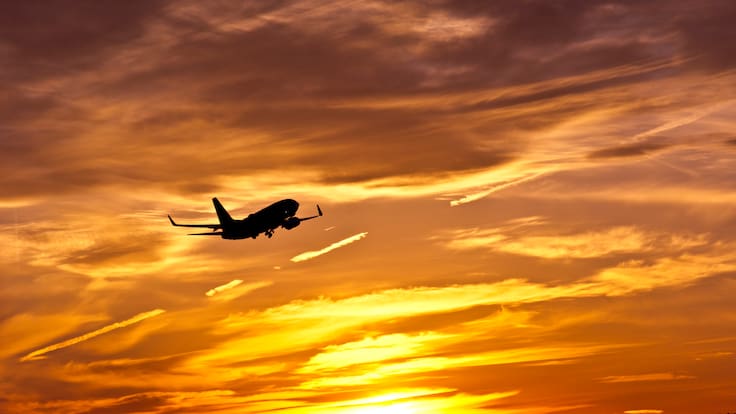 ¿Por qué la ola de calor afecta el despegue de los aviones?