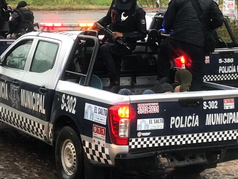 Van 12 detenidos tras agresión a comisario de El Salto