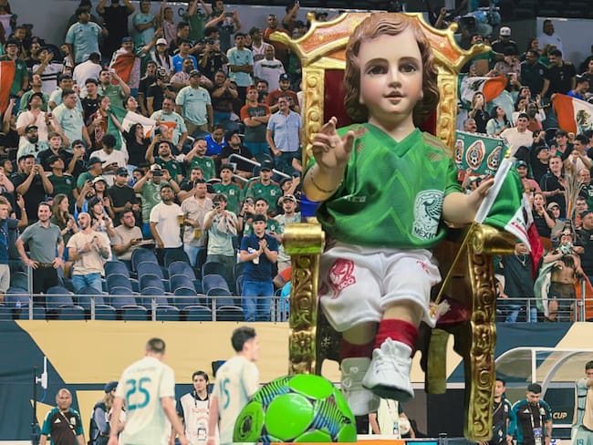 Niño Dios con playera de México sorprende en la Catedral Metropolitana rumbo al Mundial 2026