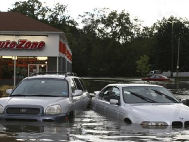 Causan inundaciones tres muertos y 125 mil evacuados en EU