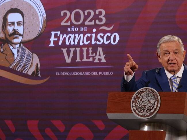 Buscará AMLO demandar por daño moral a defensa de García Luna