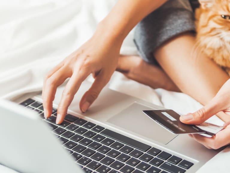 SAT alerta por palabras en transferencias que podrían bloquear tu cuenta. Getty Images