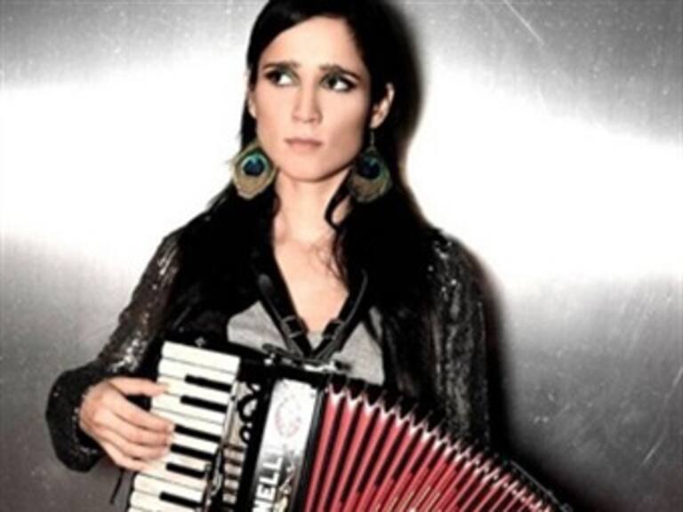 Inspira a Julieta Venegas el México de ayer para tema 'Tuve para dar'