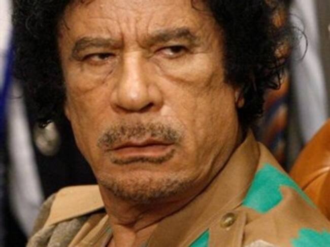 Rechazan rebeldes transición propuesta por hijos de Gadafi