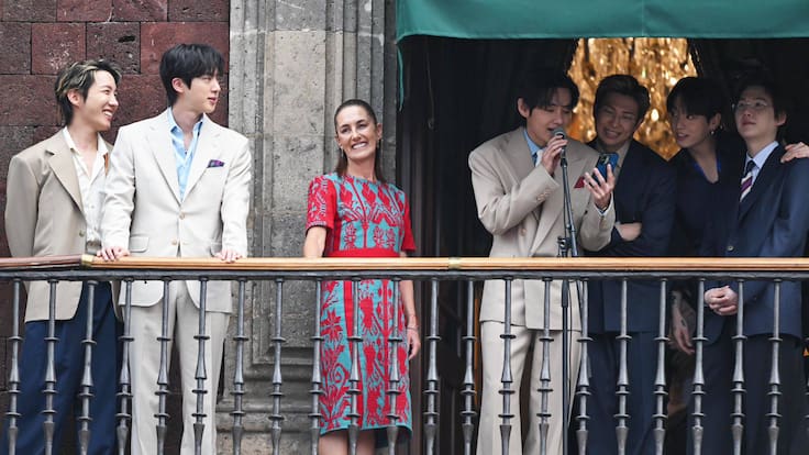 Sheinbaum recibe a BTS… “México mucho picante… i love you army”, coreó la banda de K-pop desde balcón de Palacio Nacional