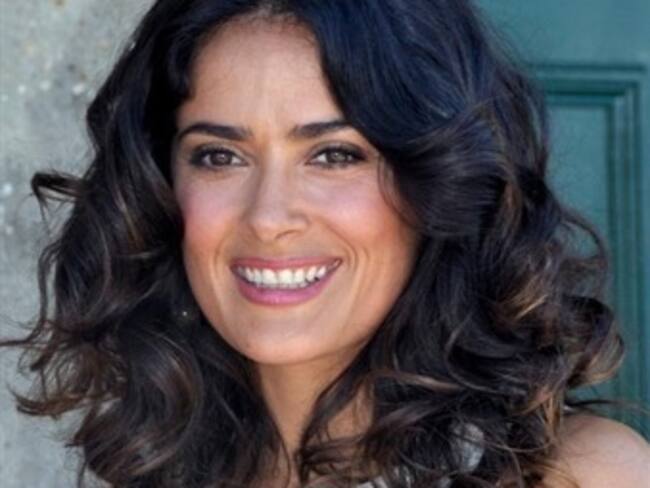 Recibe Salma Hayek galardón en Washington por su trayectoria