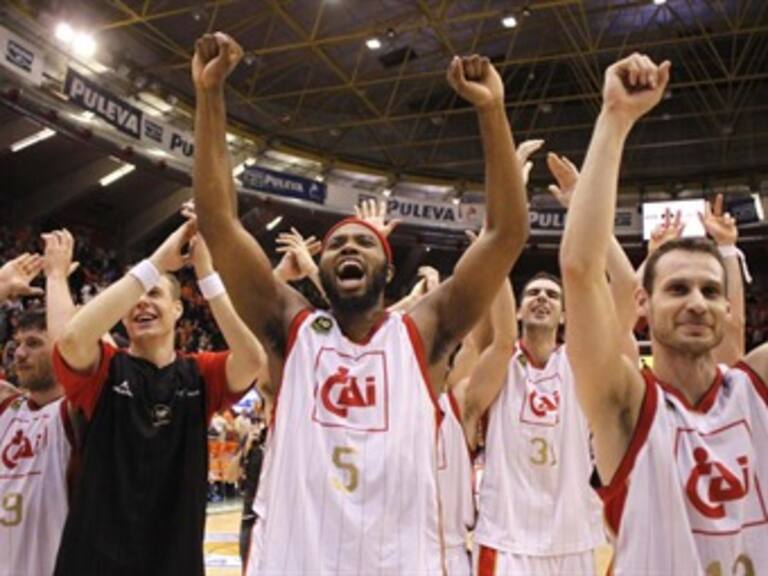 Rudy vuelve y Sergio sonríe en el homenaje a Fernando Martín