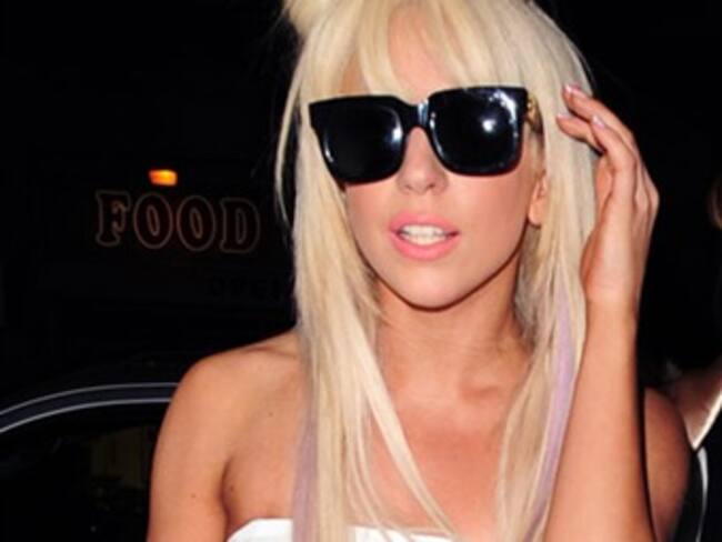 Cena Lady Gaga con Julian Assange