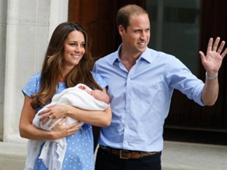Nombran duques de Cambridge Jorge Alejandro Luis a su primogénito