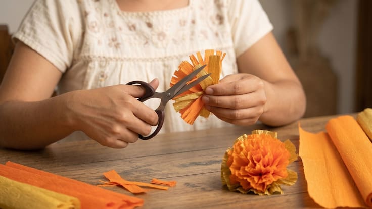 Cómo hacer flores de cempasúchil de papel crepé para tu ofrenda: fáciles, económicas y listas en minutos