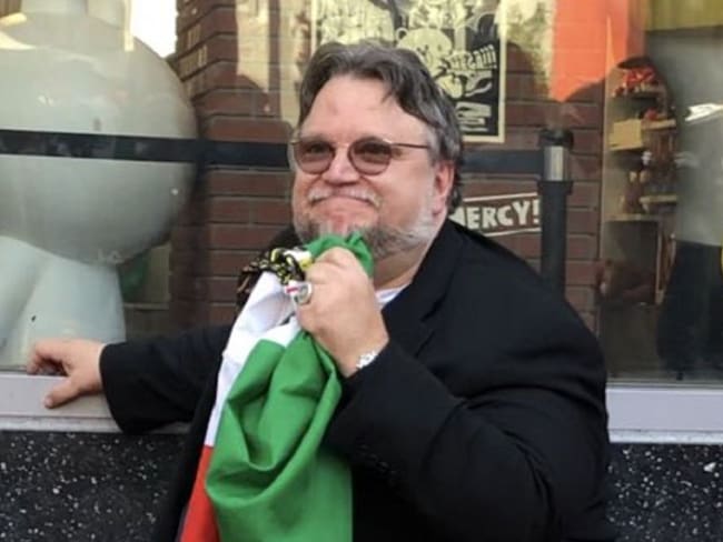 ¡Viva México! Guillermo del Toro orgulloso de ser mexicano y migrante
