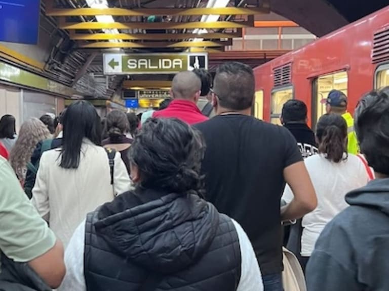 Usuarios reportan esperas y servicio lento en las estaciones de la Línea 3 del Metro CDMX. X