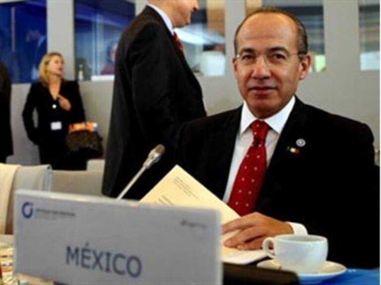 Destaca Calderón logros de programas sociales en Portugal